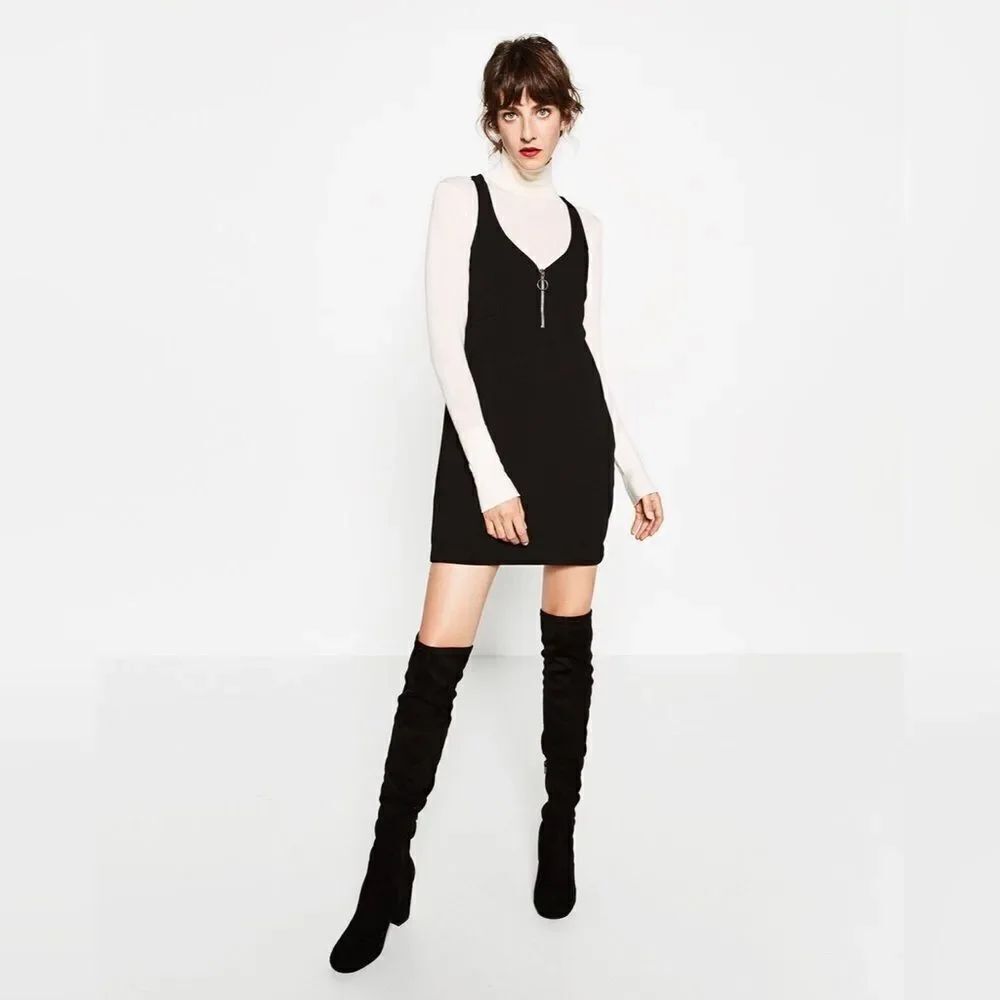 ✨ZARA DRESS WITH A SWEETHEART NECKLINE✨
